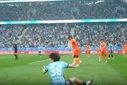 0-2！大连队“大热必死”，12分钟丢掉2球，2大后卫连续失误